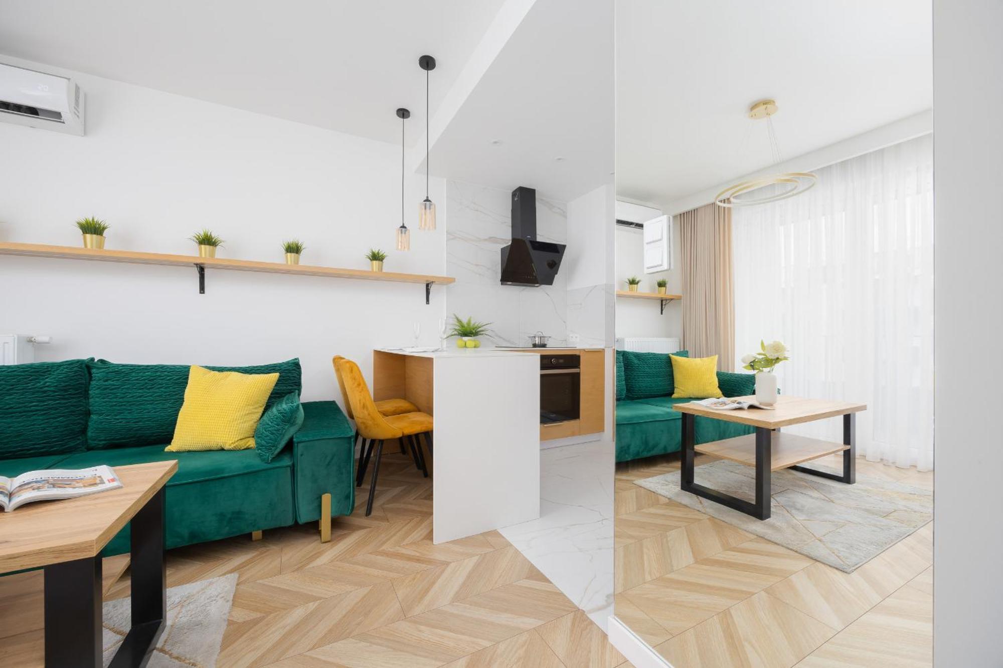 Nowoczesny Z Balkonem I Miejscem Parkingowym Ursus By Rent Like Butas Warsaw